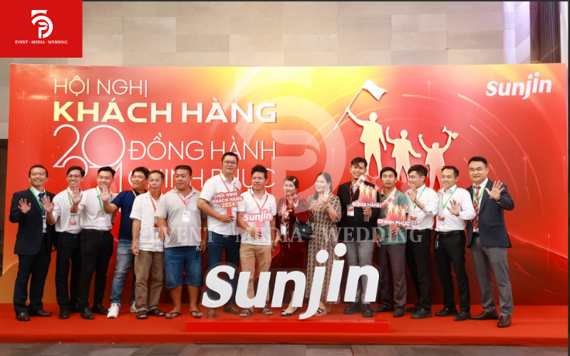 HỘI NGHỊ KHÁCH HÀNG – CHUYỂN HÓA TỪ SỰ KIỆN THÀNH TRẢI NGHIỆM CÁ NHÂN HÓA